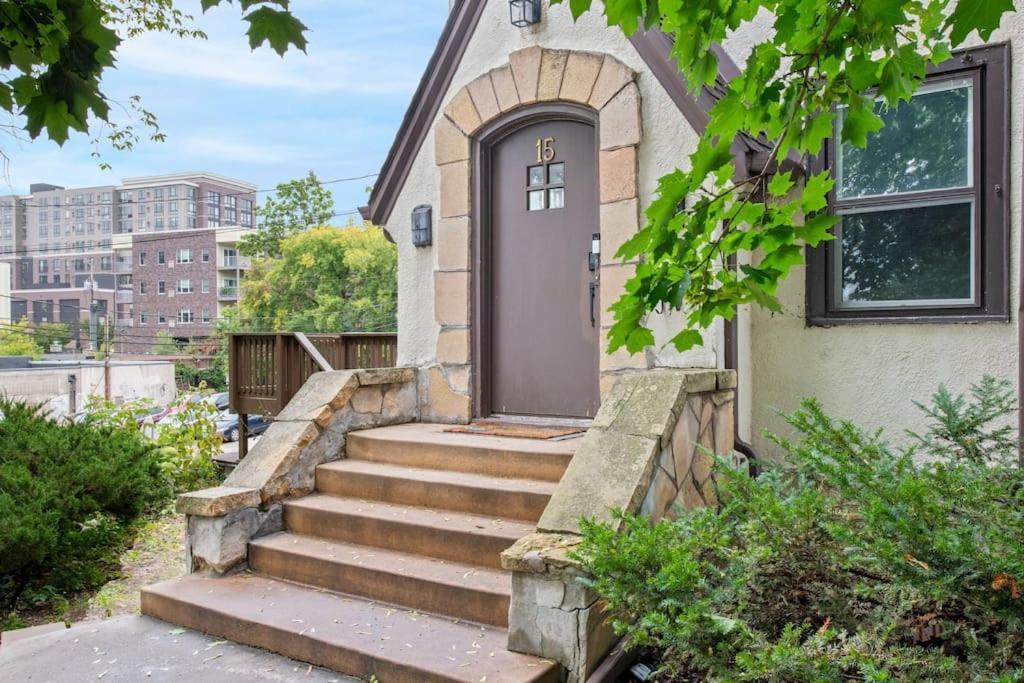 Dt, Garage, Bbq, Pet Friendly *