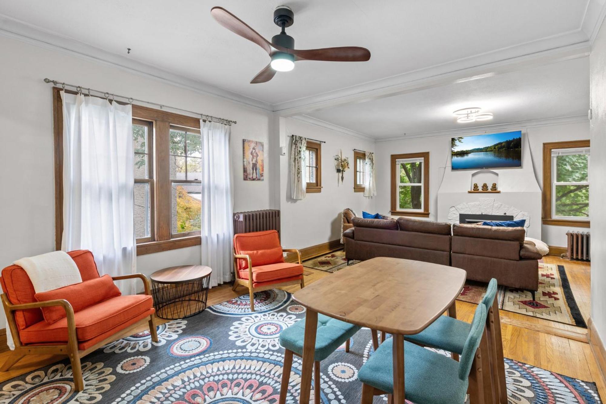 Dt, Garage, Bbq, Pet Friendly Apartment