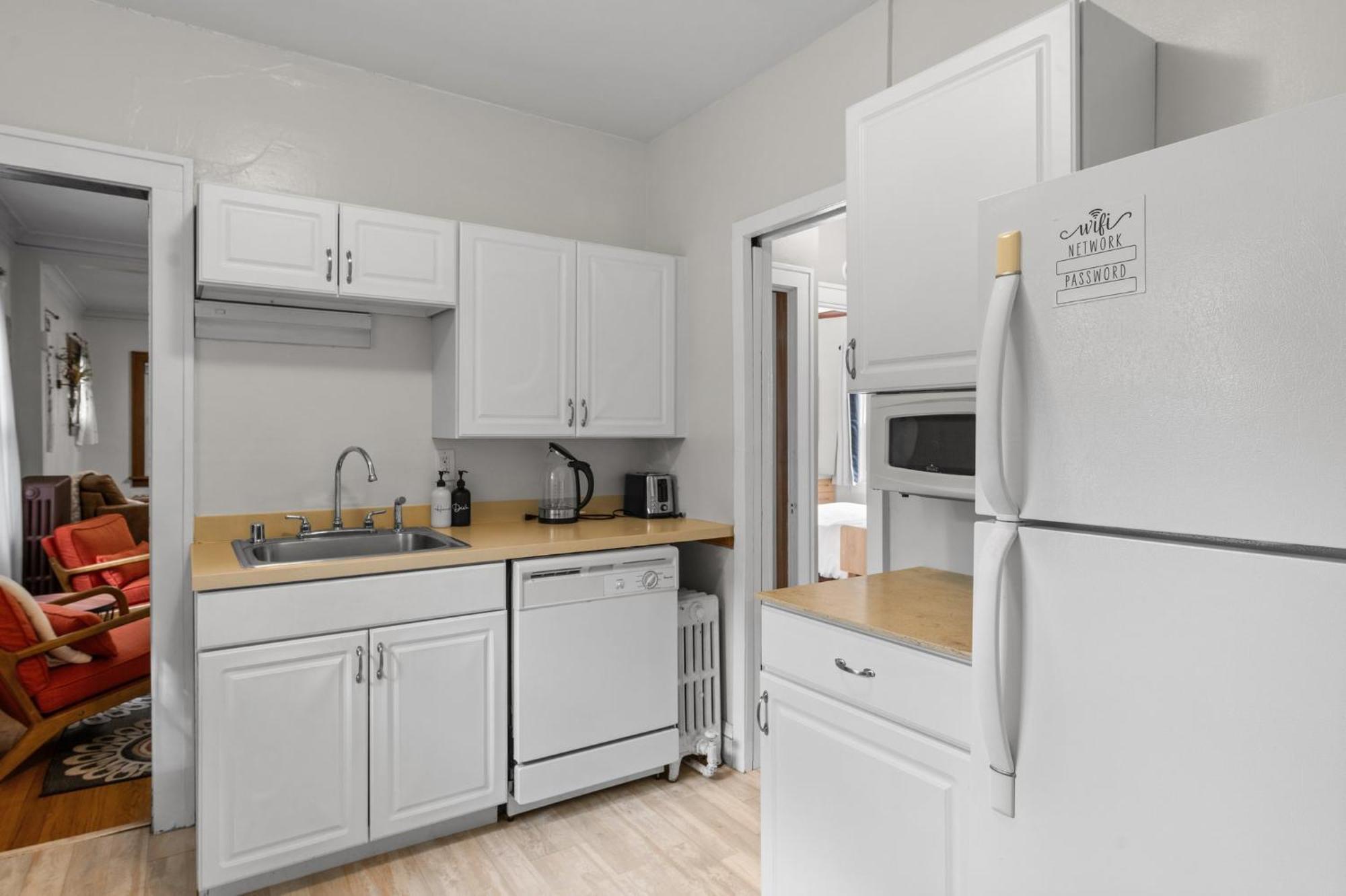Dt, Garage, Bbq, Pet Friendly Apartment *